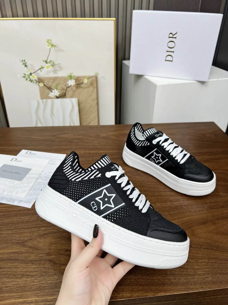 👟👟Ex-factory price 480👟👟 These Dior Star thick-soled sneakers are from the Dior Vibe limited series and have a unique and timeless design. Crafted from white mesh, it features a black CD logo and star pattern on the sides and a Christian Dior Paris signature on the tongue. Paired with a classic thick sole, it is light and comfortable, suitable for all seasons, and can be matched with various casual looks to add the finishing touch. 🎉The official website of Dijia’s new colors has been updated simultaneously. Number of yards: 35-41 (42 can be customized without return or exchange). Welcome to place an order in the picture above [Rose][Rose][Rose]